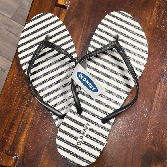 Old Navy Striped Flip Flops - Picture 3 of 7